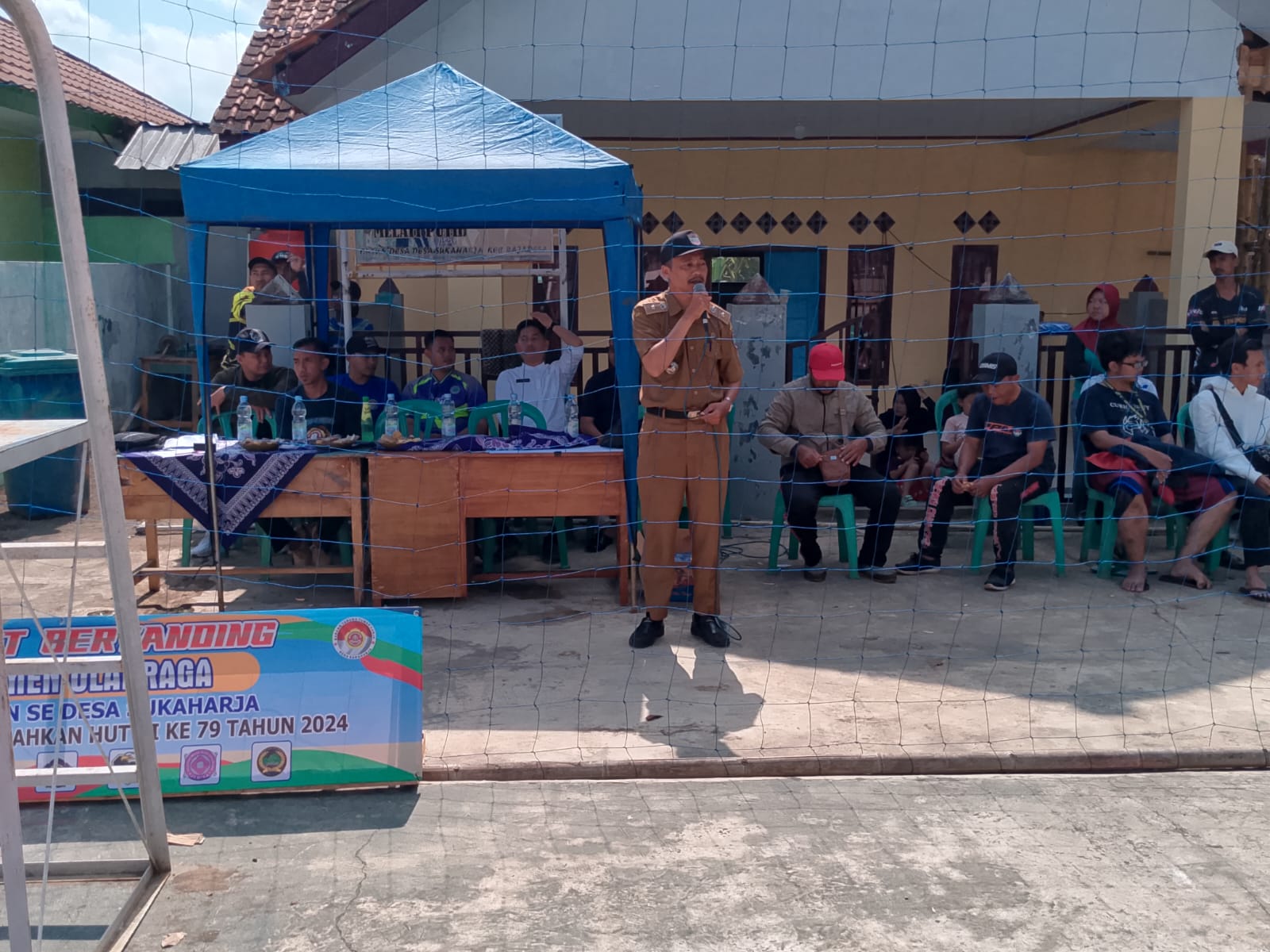 Pembukaan Pertandingan Bola Voli  Antar Dusun  Dalam rangka Peringatan HUT RI   Ke 79 Tingkat Desa Sukaharja Tahun 2024